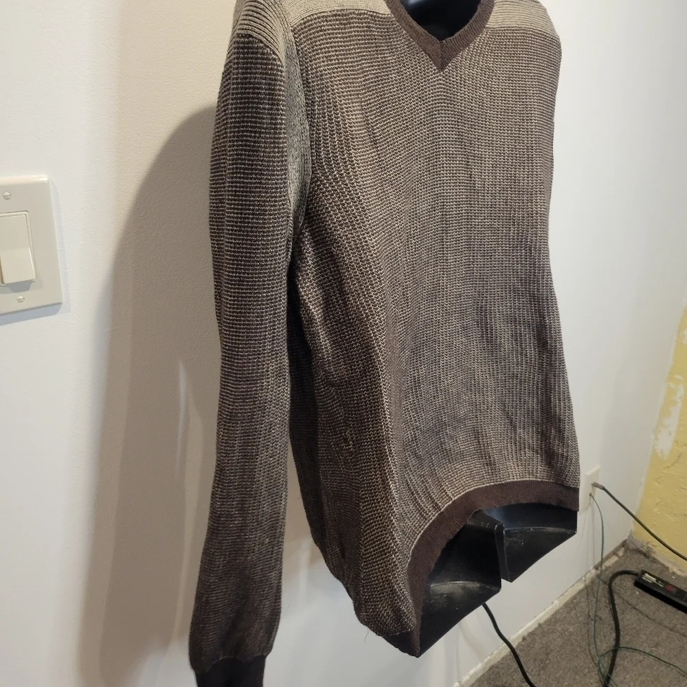 Converse x john varvatos brown/tan long sleeves sweater flaw